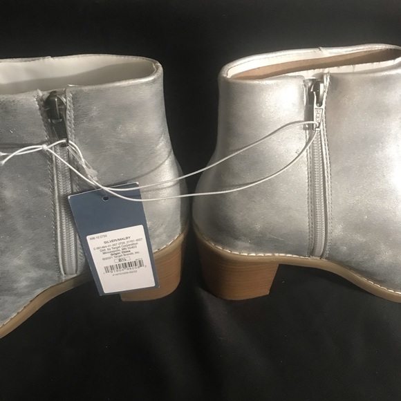 Universal Thread Malby Low Shaft Heeled Silver Boot SIZE 8.5 - Picture 6 of 9